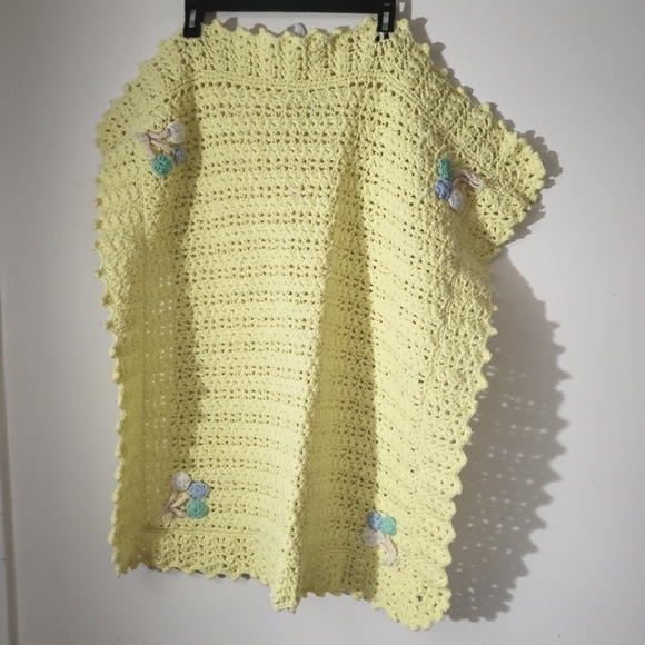 Handmade Crochet Baby Blanket Yellow Pastel Balloon Accents Scalloped Edge OOAK - Picture 1 of 8